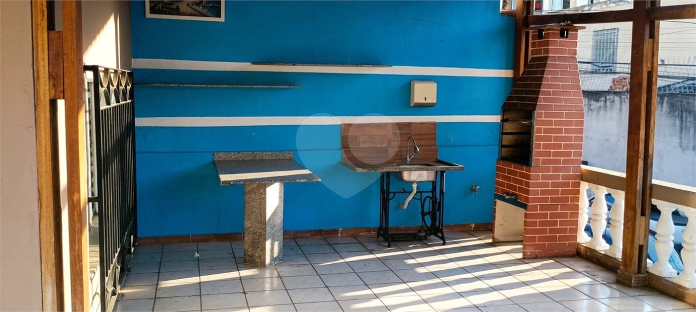 Casa à venda na Vila Galvão, com 210 m²