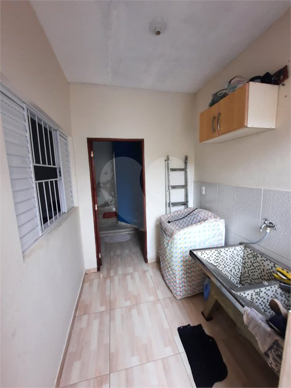 Casa Térrea com 2 dormitórios.