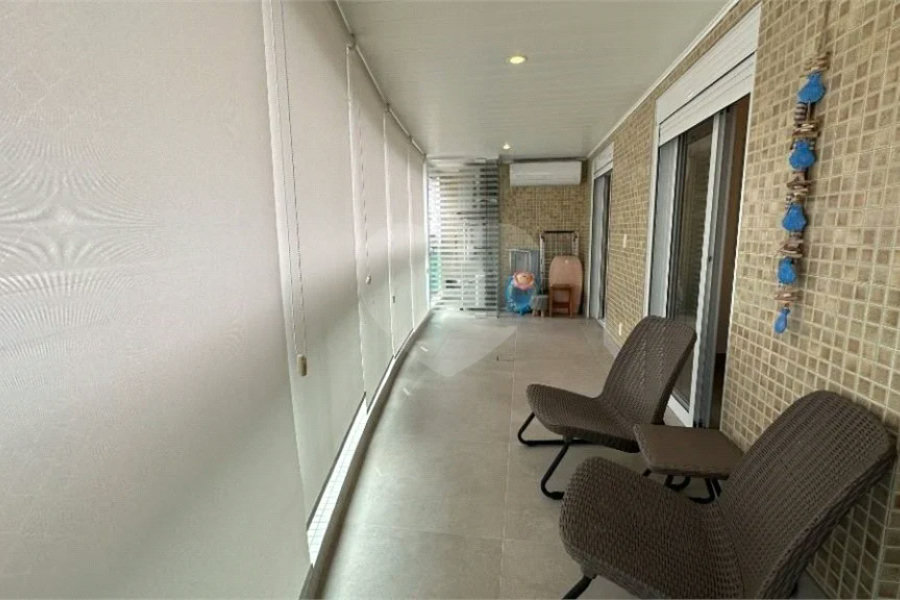 Apartamento à venda com 3 quartos, sendo 1 suíte,  em Riviera de São Lourenço, Bertioga, SP