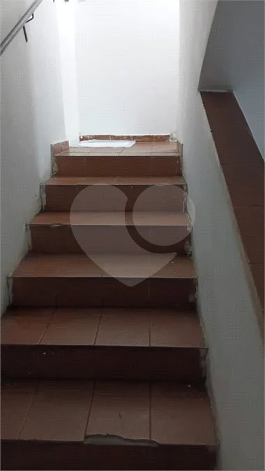 IMÓVEL COM SOBRADO + OUTRA CASA NO TERRENO, ÓTIMA PARA RENDA OU FAMÍLIA GRANDE