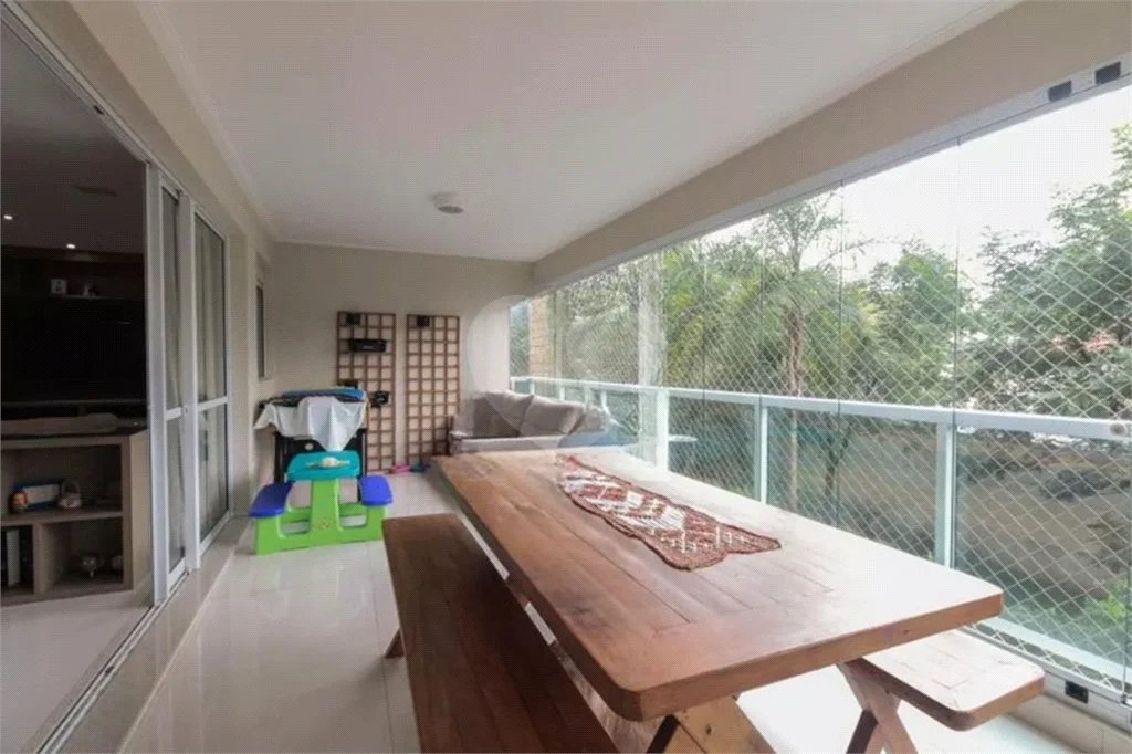 Apartamento na Mooca com 204m² amplo à venda 3 quartos, sendo 3 suítes, e 4 vagas