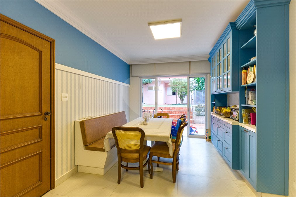 Casa à venda com 4 quartos, sendo 2 suítes,  em Alto da Boa Vista, São Paulo, SP