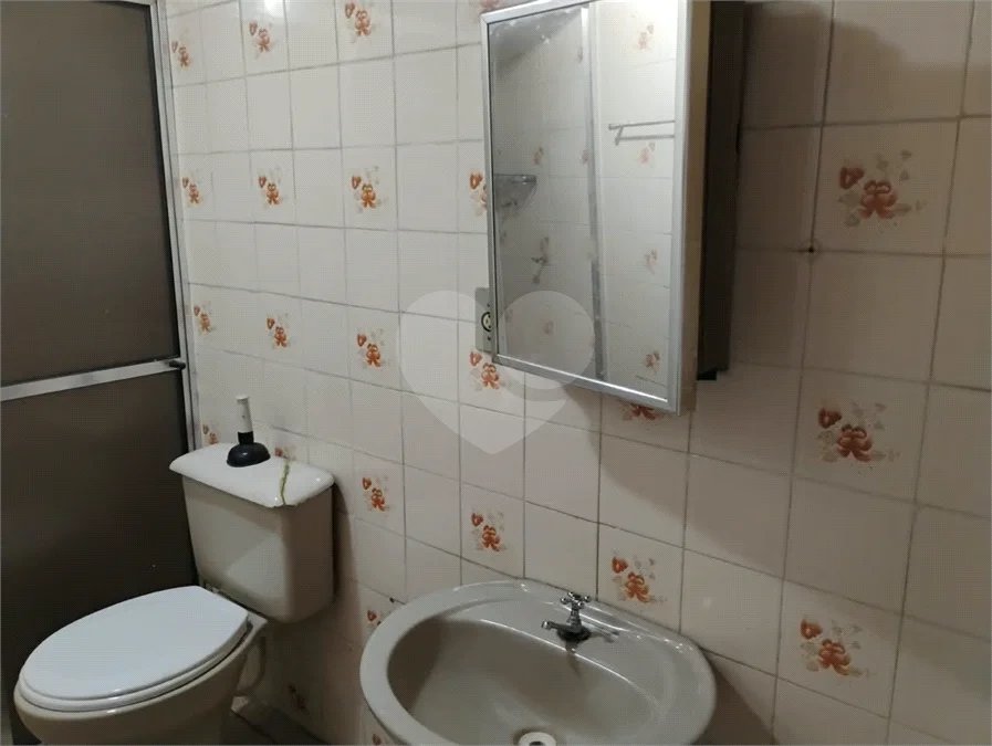 Vende-se sobrado de 3 andares na Vila Santa Catarina
