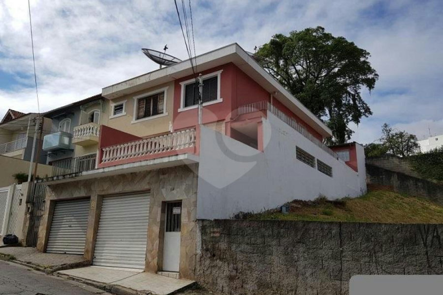 Sobrado à venda no bairro Jardim Leonor de Barros – Zona Norte