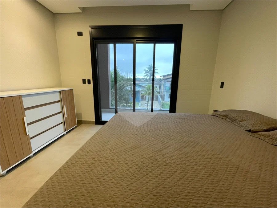 Casa à venda ou para alugar com 5 quartos, sendo 4 suítes,  em Morada da Praia, Bertioga, SP