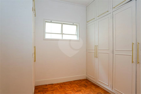 Apartamento na Bela Vista com 228m² 3 dormitorios Aceita e estuda Permuta.