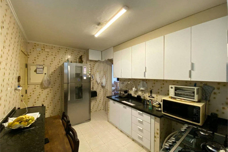 Apartamento de 03 Dormitórios com uma Vaga.