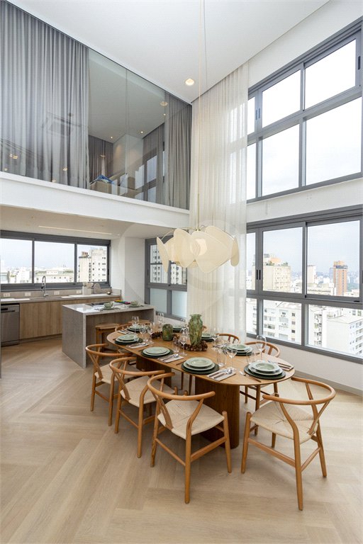Duplex com 159m² à venda com 2 suítes, 1 dormitório, 1 escritório e 2 vagas de garagem nos Jardins