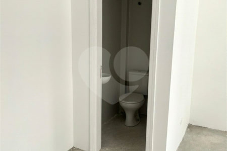 SALA COMERCIAL, ESPAÇO LIVRE DE 59m2, NA ÁREA NOBRE DA BELA VISTA.