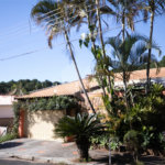 Casa com 4 Dormitórios e área de lazer com piscina