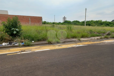 Terreno com 145,43 m² de área total.
