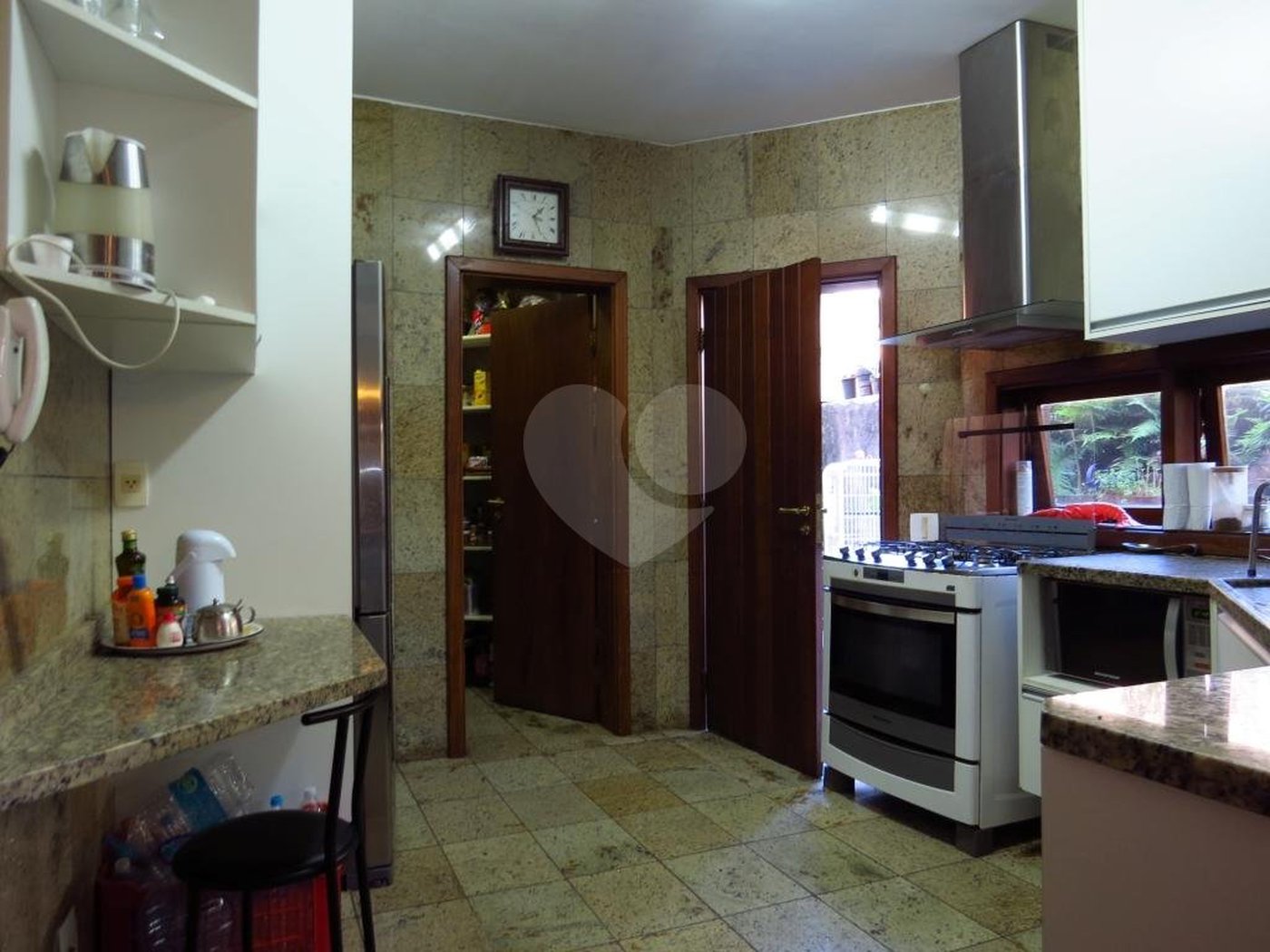 Casa de Vila à venda com 5 quartos, sendo 3 suítes, em Morumbi, São Paulo, SP