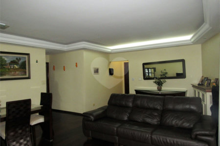 Casa Térrea à venda com 3 quartos, sendo 1 suíte, em Chácara Flora, São Paulo, SP