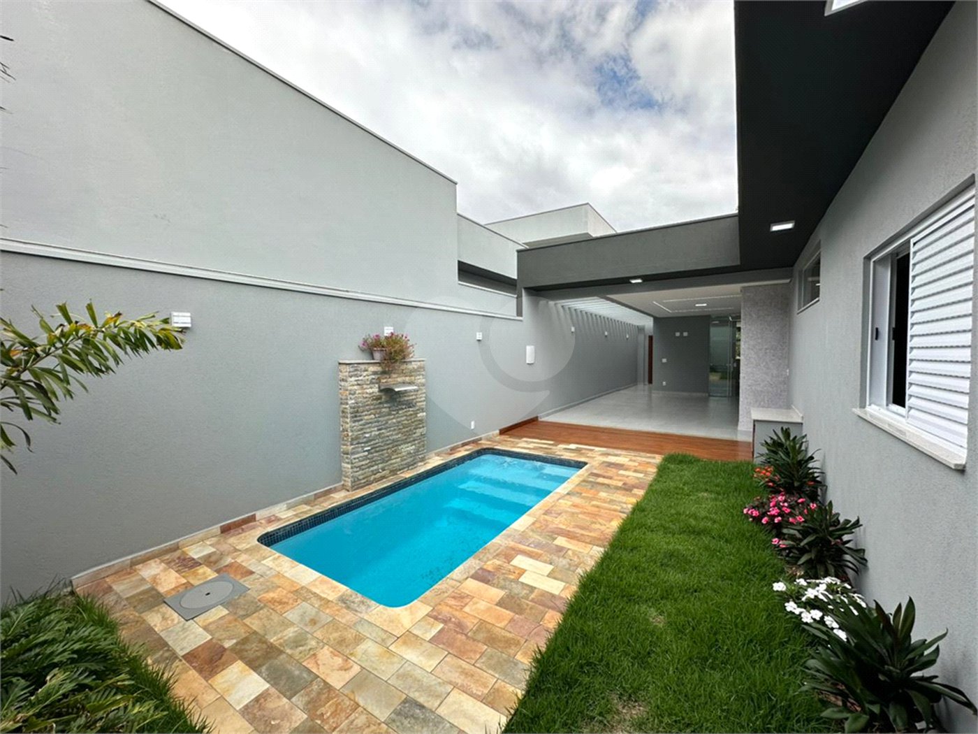 Casa para venda no Condomínio Faixa Azul.