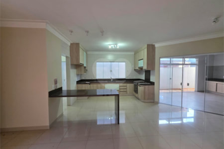 Casa no Village Damha III, 3 quartos 2 suítes