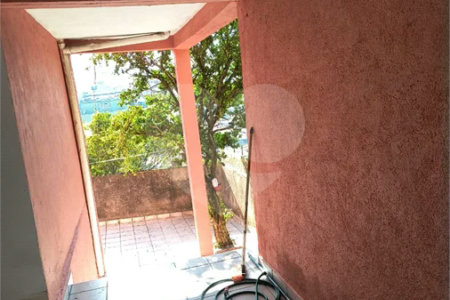 Casa com 183m², 3 dormitórios, 2 vagas, à venda em Santo André
