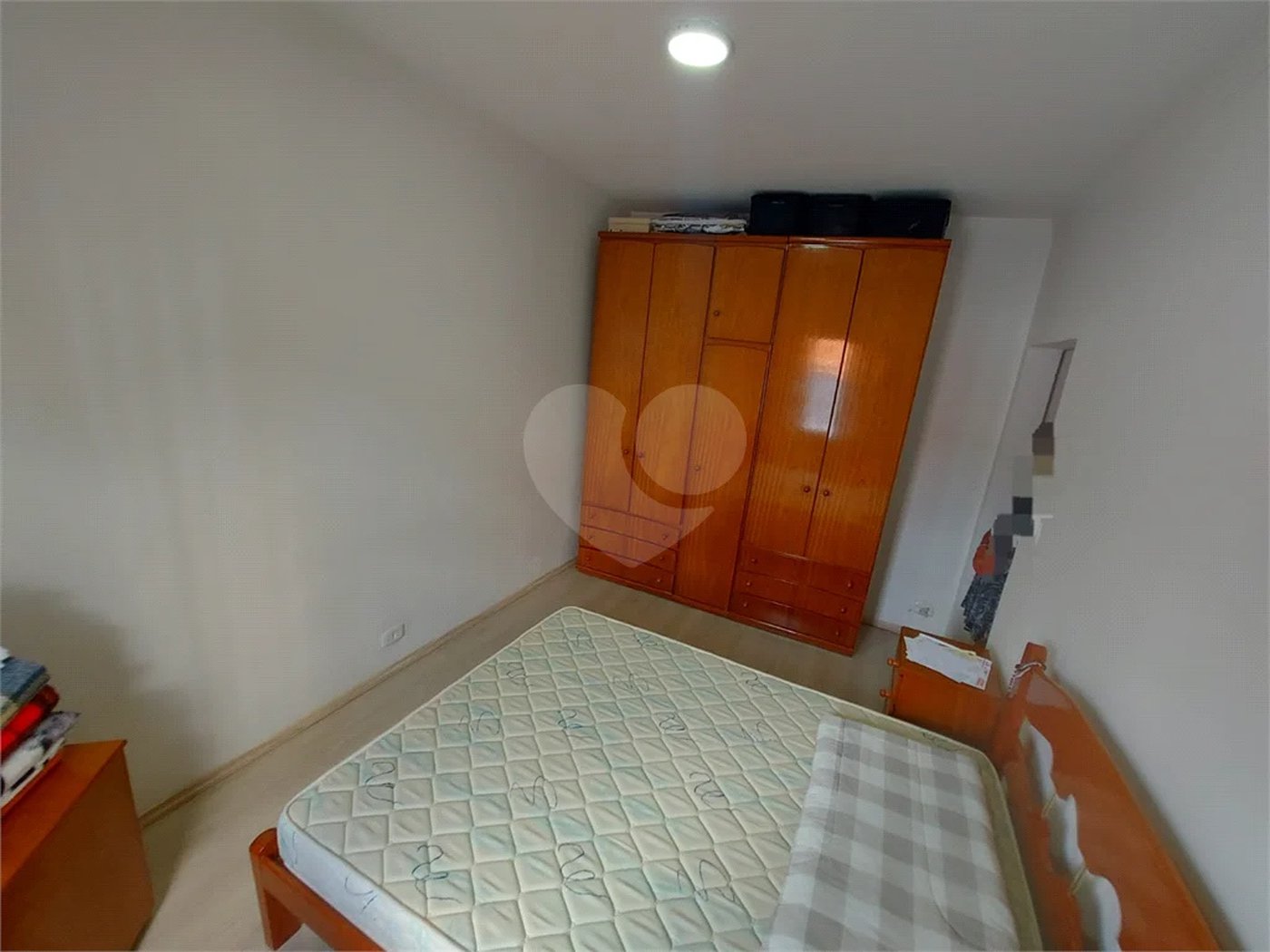CASA TÉRREA À VENDA NA MOOCA - COM PORTEIRA FECHADA.