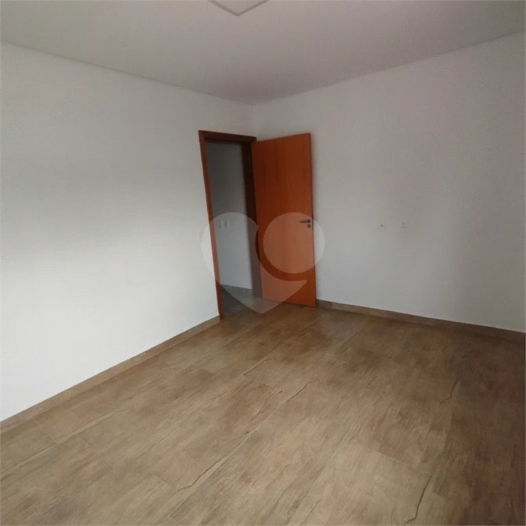 Sobrado à venda, 3 suítes, garagem, a 300 m do metrô Vila Matilde