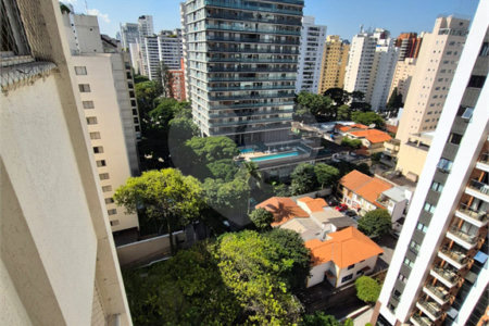 Apartamento para venda em Moema com 2 quartos, sendo 1 suíte, 1 vaga, 62 m²