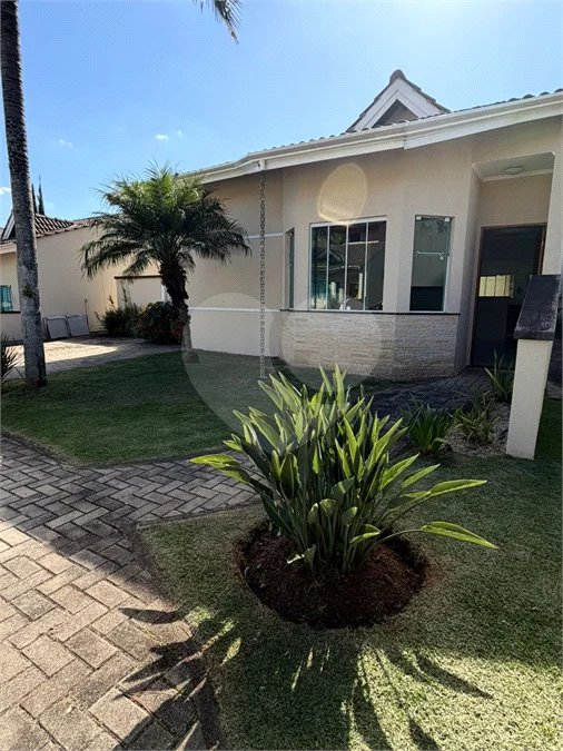 Casa em Condômino com 3 suítes para Locação