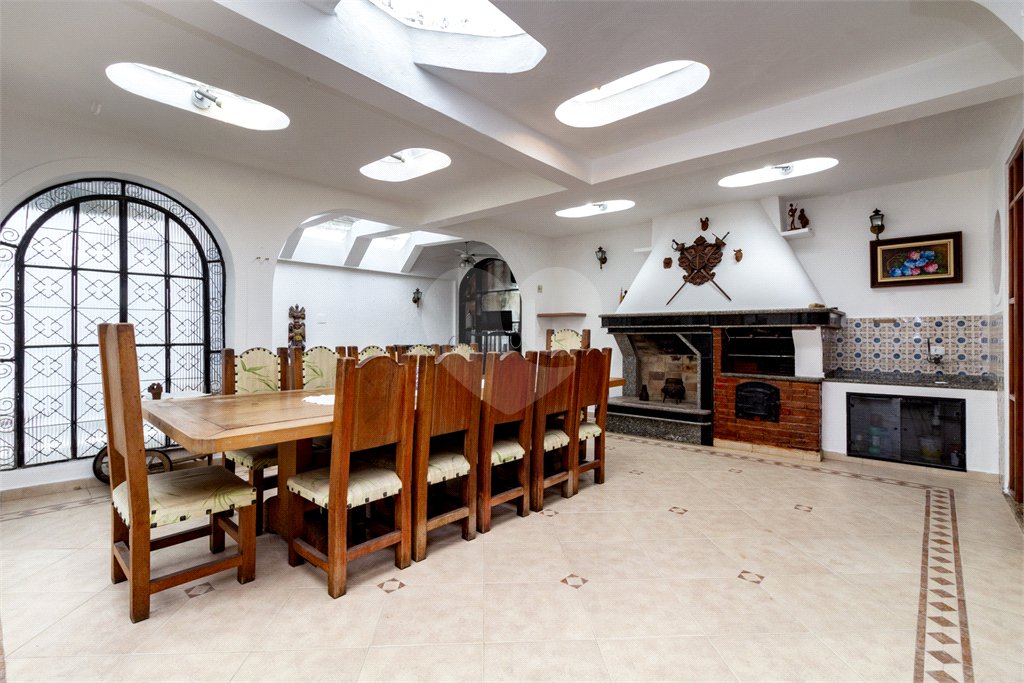 Casa Térrea à venda na Saúde c/285 m2 - Terreno de 392,50 m2 - 3 Quartos/2 Suítes/3 Vagas