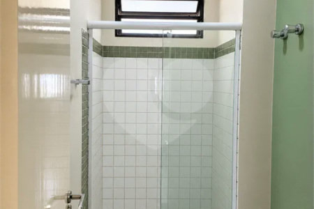 Cobertura de 255 m² com 3 dormitórios, 1 suíte, cozinha planejada, 2 vagas e área gourmet com churrasqueira.