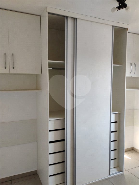 Vende-se apartamento na Vila Mascote