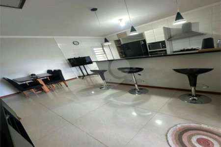 Casa térrea 2 quartos 1 suíte e piscina. Jardim Embaré