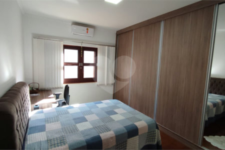 Casa com 3 dormitórios à venda no bairro Jardim Cardinalli, em São Carlos/SP