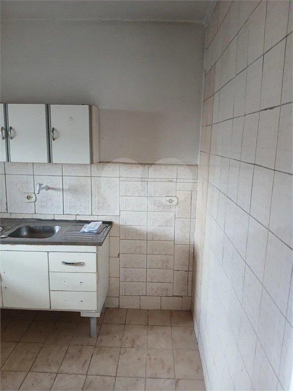 Viva com praticidade e conforto em um condomínio próximo ao comércio!