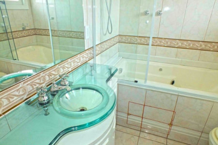 Casa à venda com 5 suítes no condomínio Vilaggio Monte Alegre, São Paulo - SP