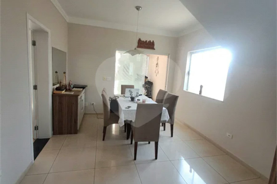 Linda Casa 3 dormitórios com piscina - R$ 950.000,00