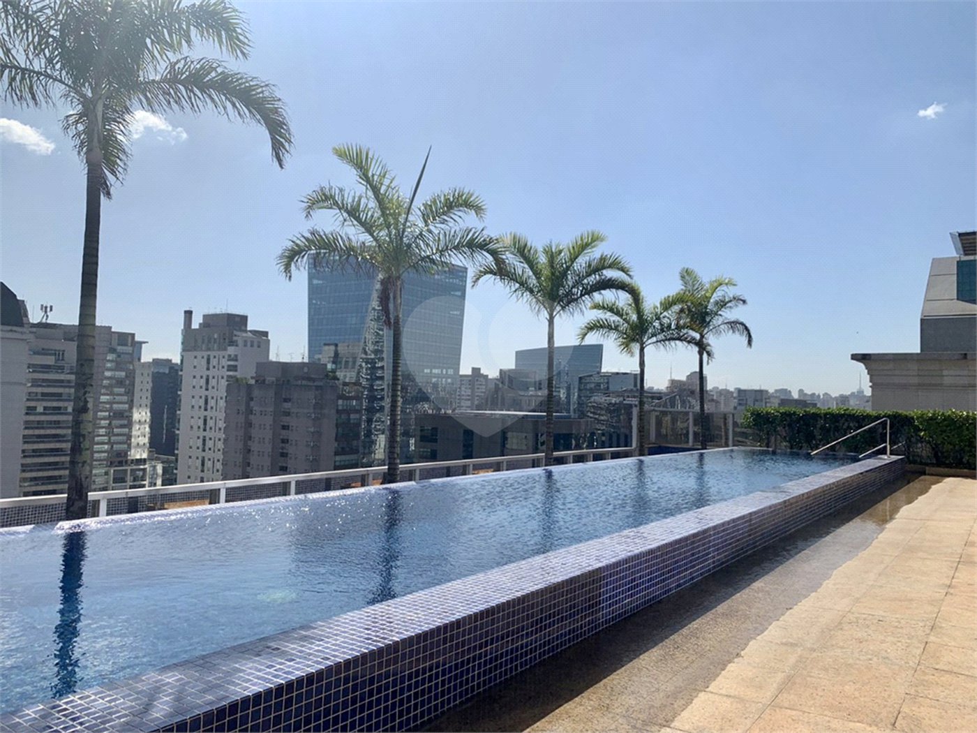 Apartamento venda / locação Vila Nova Conceição, 80m², andar alto, 1 suíte e 2 vagas