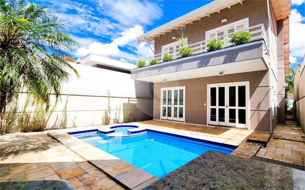 Sobrado com 4 suítes, 5 vagas e Piscina - Palmas do Tremembé