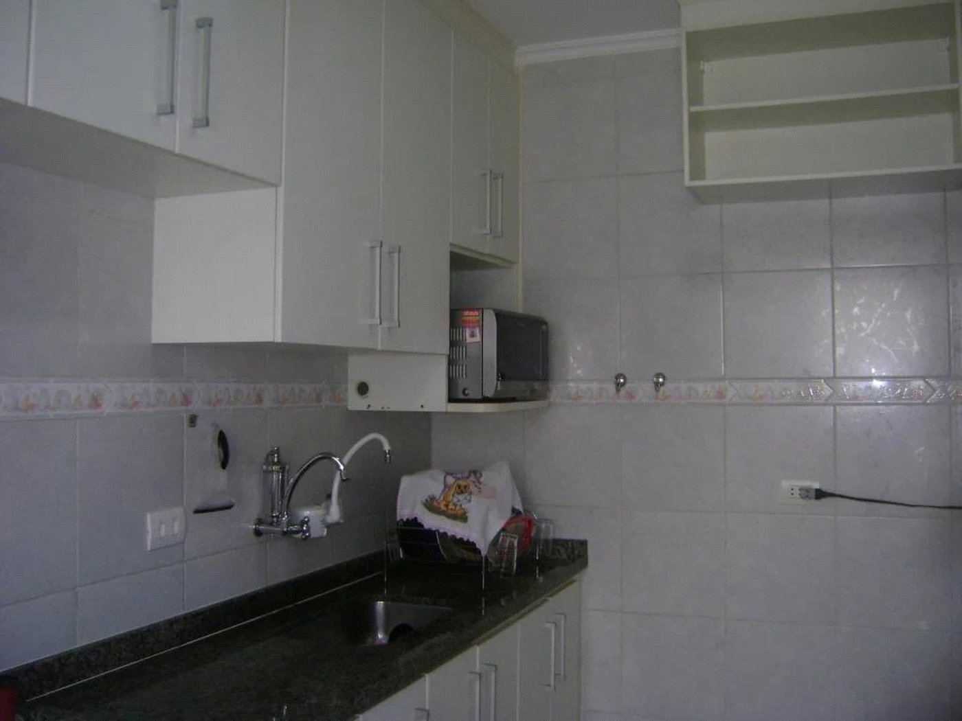 Casa à venda com 3 quartos, sendo 1 suíte, no condomínio Res Green Ville, São Paulo - SP