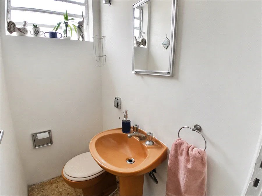 Sobrado à venda com 4 quartos, sendo 2 suítes, em Butantã, São Paulo, SP