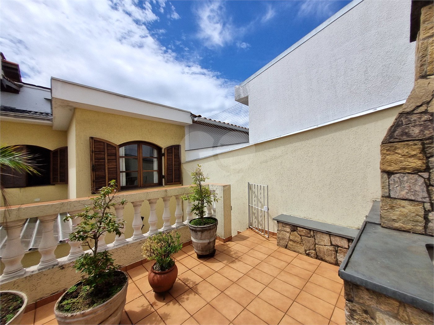 VENDA - Sobrado Jardim França: 135m² | 3 dormitórios (1 suíte) | 2 vagas | Churrasqueira