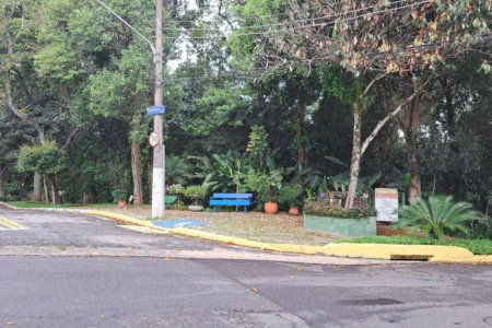 Sobrado à venda com 3 quartos, sendo 1 suíte, no Condomínio Jardim Olympia próximo ao Shopping Raposo