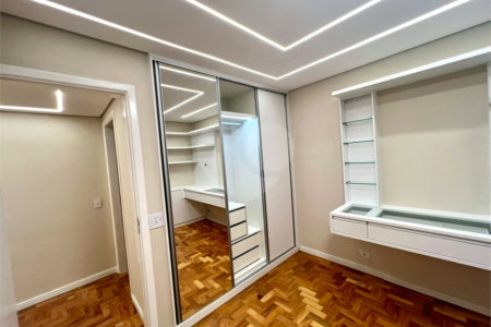 Apartamento à venda com 3 quartos, sendo 1 suíte, em Alto da Boa Vista, São Paulo, SP