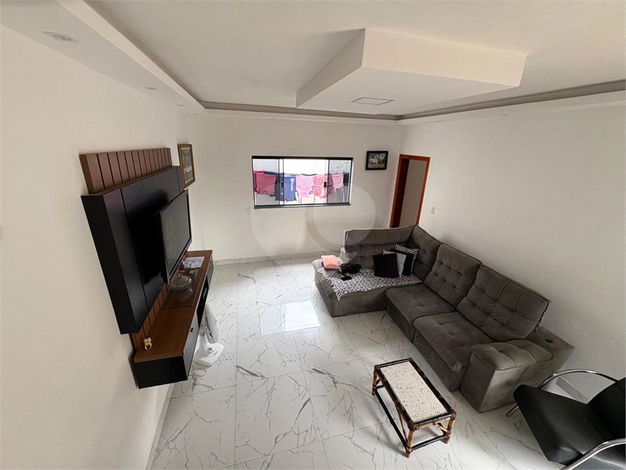 CASA A VENDA N EMBARÉ