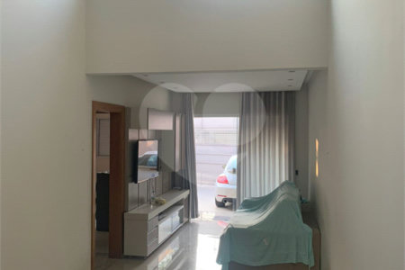 Linda casa Mobiliada e com piscina - Nova Cerejeiras - Atibaia