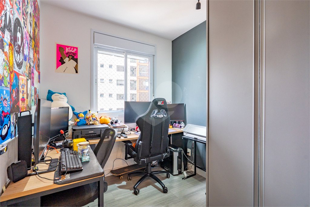 Apartamento a venda na Rua Gaspar Lourenço totalmente reformado - 2 quartos, varanda
