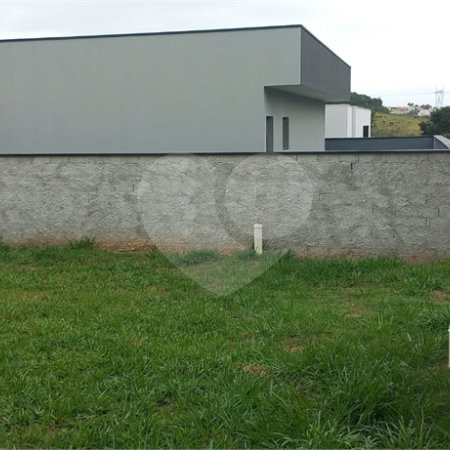 Terreno no Condomínio Santa Isabel II em Louveira