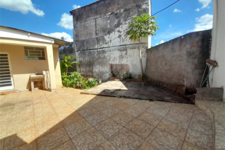 Casa à venda na Rua José Bonifácio - Vila Prado, São Carlos