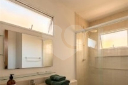 Apartamento com 3 dormitórios e 1 vaga fixa, em região tranquila perto da Av. Washingtonís e de diversos serviços. Ideal para quem quer morar bem e com comodidade.