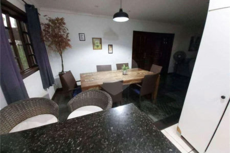 Casa à venda no Condomínio Vista Alegre Sede em Vinhedo/SP