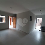 Apartamento com 37m2, 2 quartos, banheiro, sala, cozinha, quintal e 1 vaga de GARAGEM