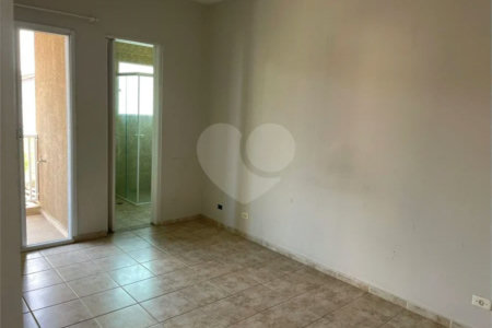 Sobrado com 4 dormitórios, 2 suítes, closet, varandas, escritório, jardim de inverno, espaço gourmet com churrasqueira e fogão a lenha e 3 vagas.