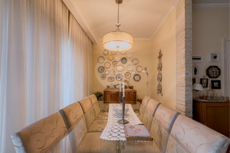 Casa com 3 Dormitórios e 2 suítes à Venda no Bairro da Saúde