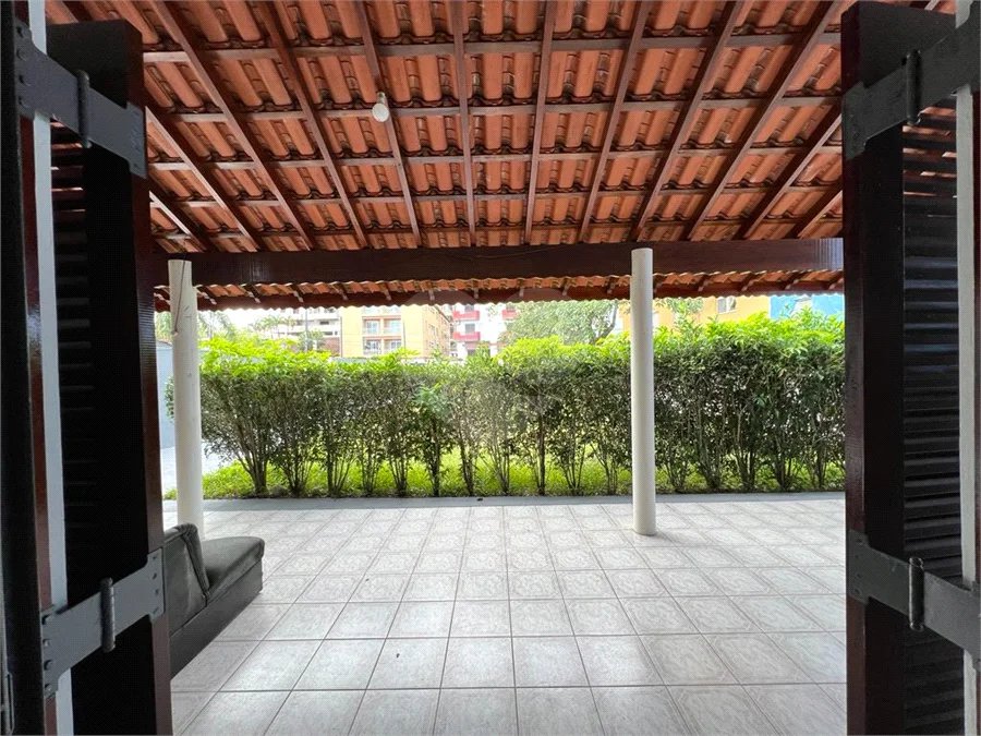CASA NA PRAIA A POUCOS PASSOS DO MAR TERRENO AMPLO E EXCELENTE ESPAÇO PARA TODA A FAMÍLIA